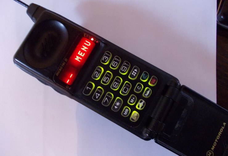 Motorola 9800X: fino a 1700 euro