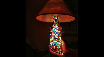 Puoi utilizzare una qualsiasi bottiglia di vetro per creare una lampada: avrai un oggetto unico in casa